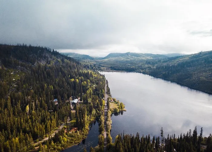 Chute Lake Lodge