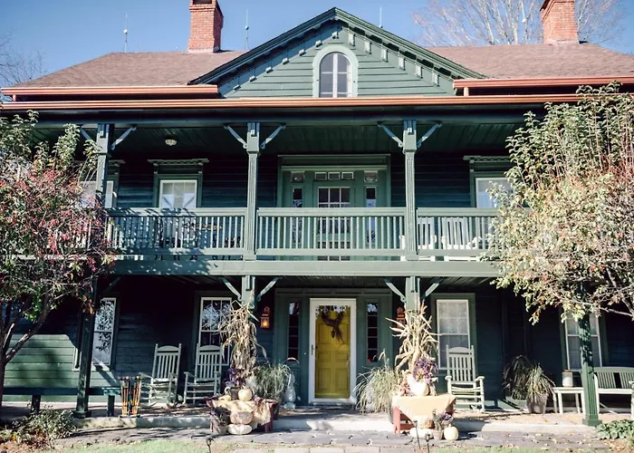 Fox & Bear Lodge