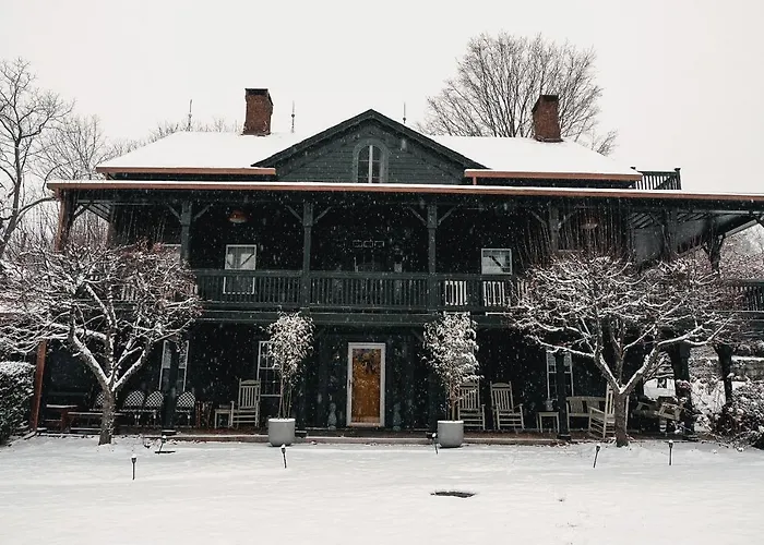 Fox & Bear Lodge