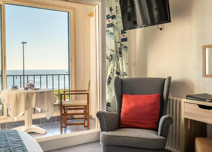 Logis Hotel Restaurant De La Plage Audierne