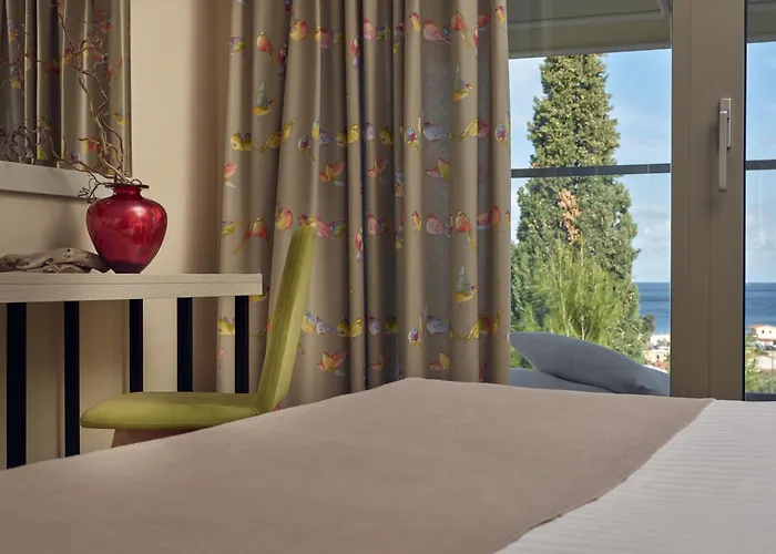Koukounaria Hotel & Suites