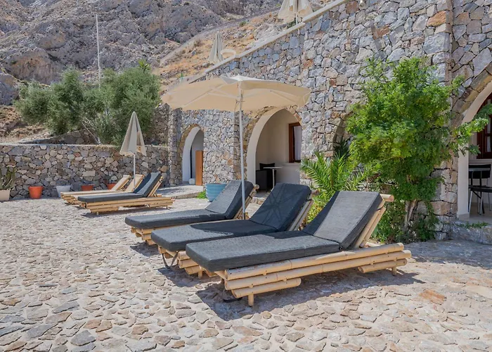 Epavlis Hotel & Spa Kamári