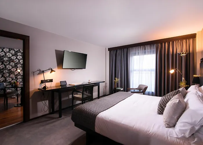 The Twelve Hotel Barna 