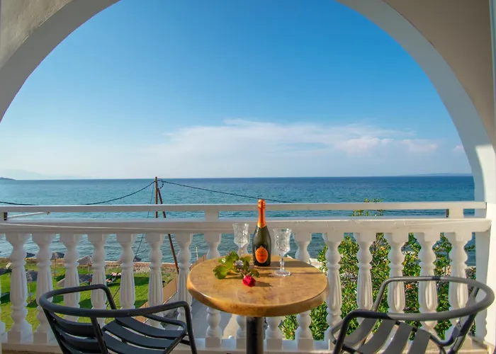 Agoulos Beach Hotel