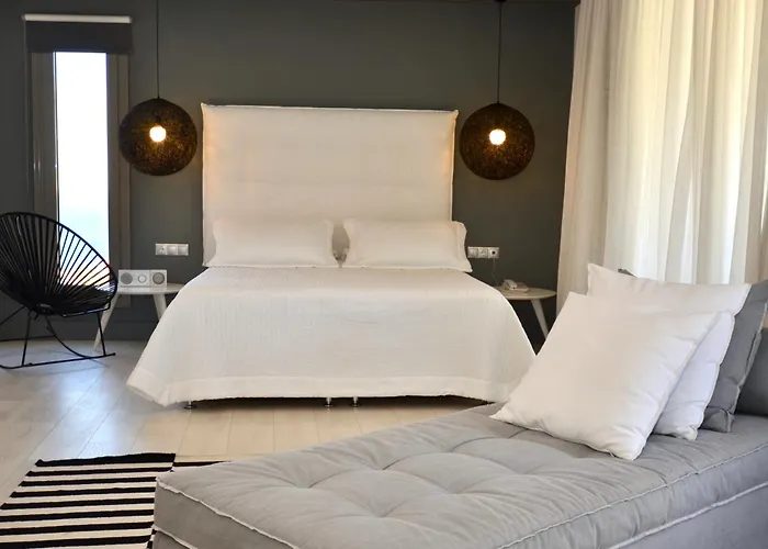 Ino Hotel & Suites