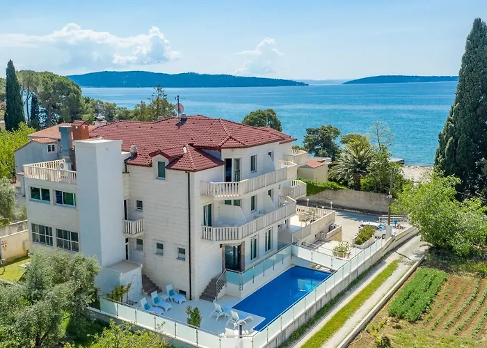 Hotel Riva Kastela With Swimming Pool
