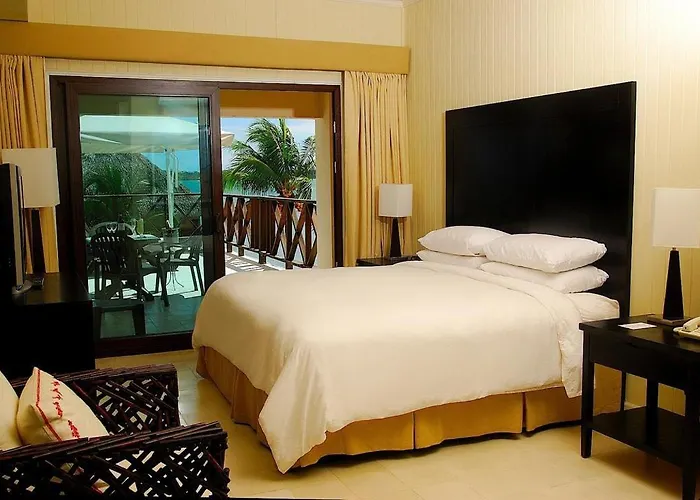 Playa Tortuga Hotel And Beach Resort Bluff Beach