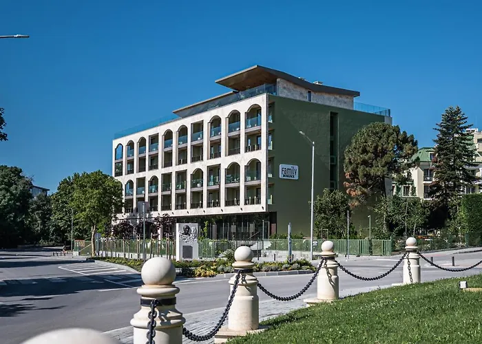 Romance Hotel And Family Suites