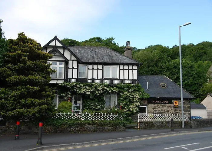 Tudor Lodge