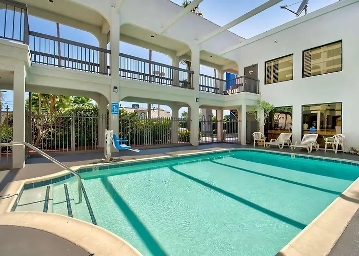 Studio 6 Suites , Ca South Bay