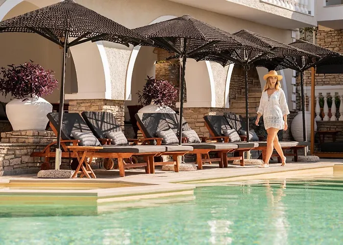 Ino Hotel & Suites Kalámion