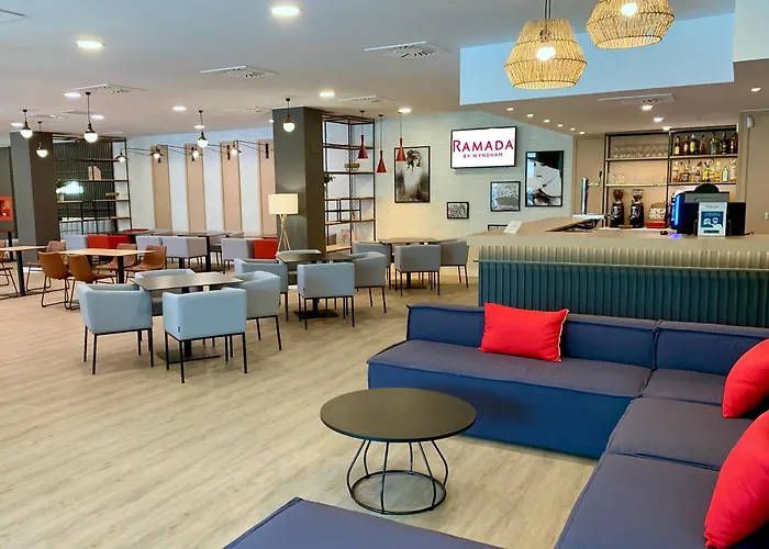 Ramada By Wyndham Valencia Almussafes Hotel