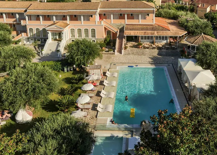 Nefeli Hotel Kommeno 