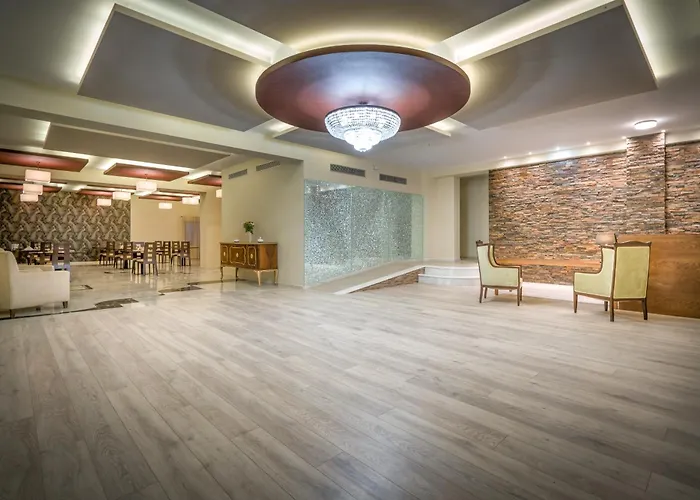 Elegance Luxury Executive Suites - Adults Only Tragaki