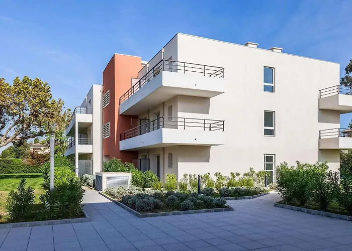 Zenitude Hôtel-Résidences Cannes Mandelieu Confort