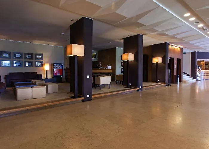 Carcavelos Beach Hotel