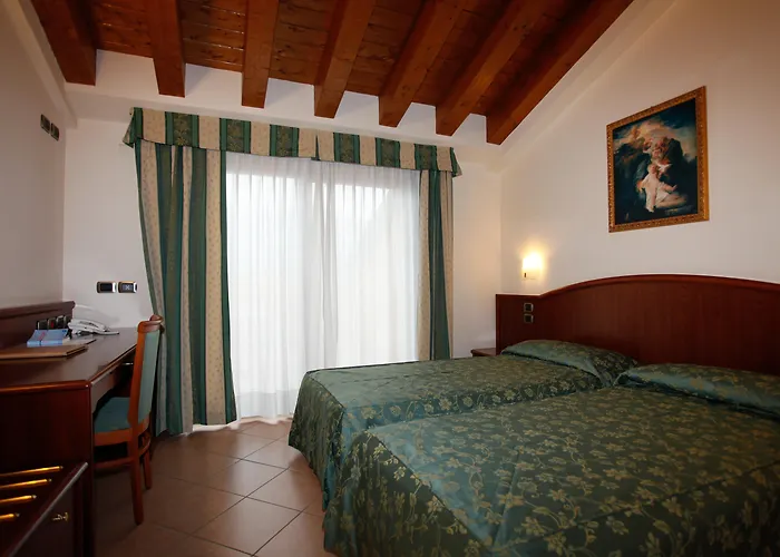 Hotel Garda Family House Castelletto Di Brenzone