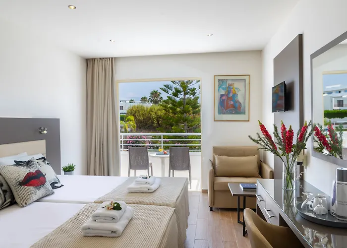 Queens Bay Hotel Kissonerga