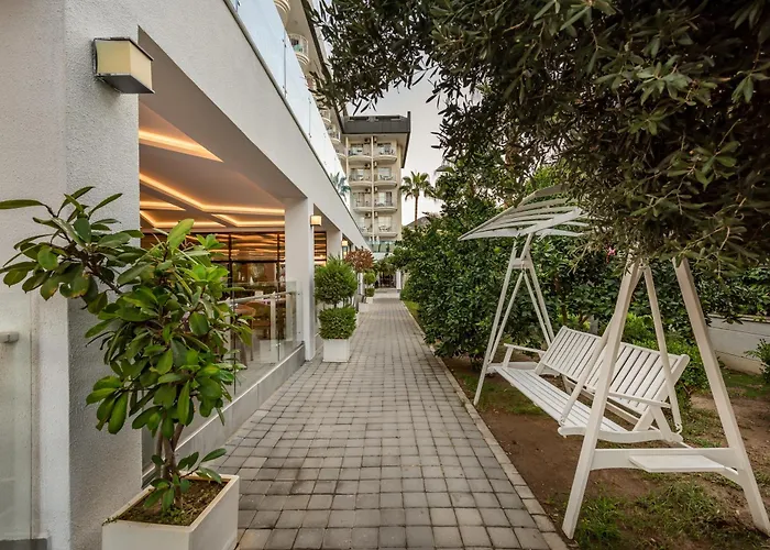 White City Beach Adult Only Konaklı