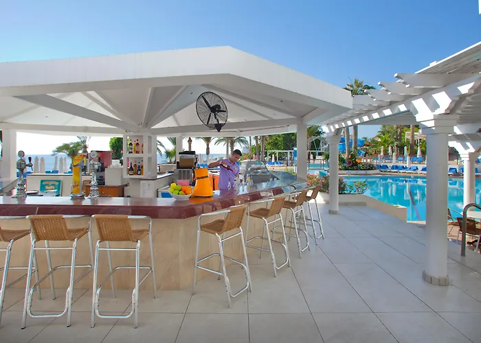 Golden Coast Beach Hotel Protaras