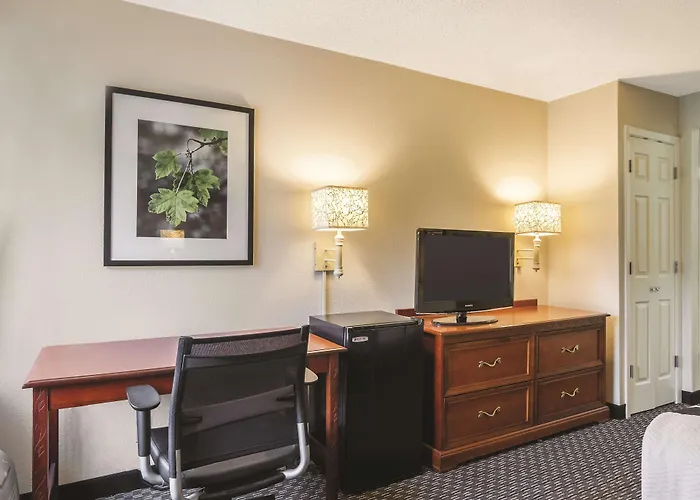 Wingate By Wyndham Brunswick Ga I-95 Hotel