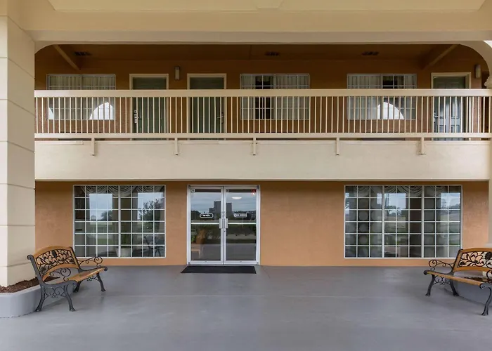 Quality Inn Clute Freeport