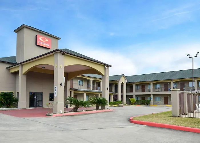 Econo Lodge Inn & Suites Near Sabine Pass