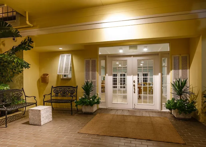 Naples Garden Inn