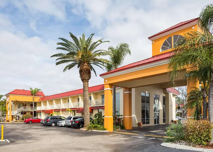 Days Inn & Suites By Wyndham