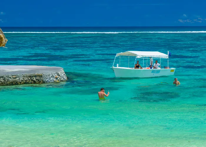Le Peninsula Bay Beach Resort & Spa Blue Bay