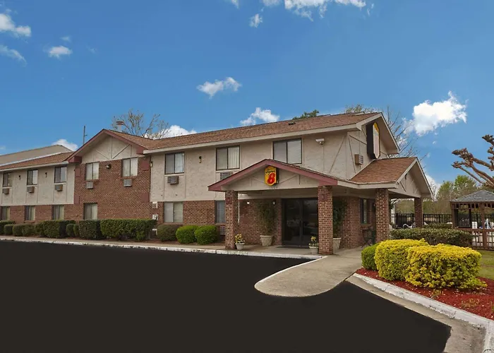 Super 8 By Wyndham Greenville
