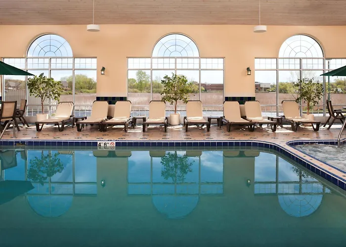 Country Inn & Suites By Radisson, Milwaukee West , Wi