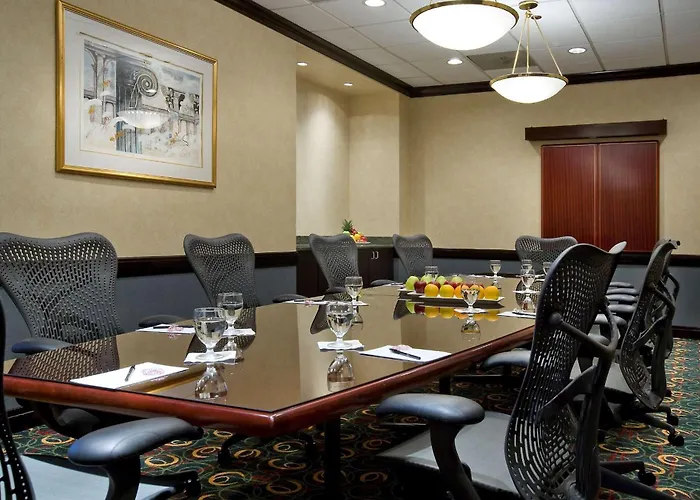 Doubletree Suites By Hilton Hotel & Conference Center Chicago-Downers Grove
