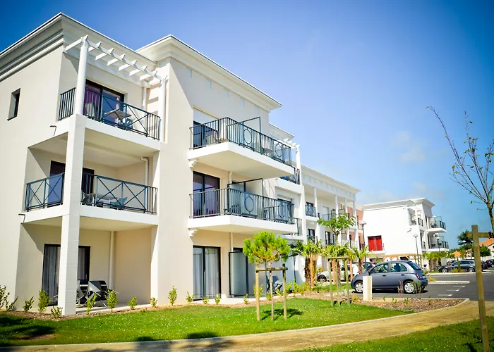Adonis La Baule