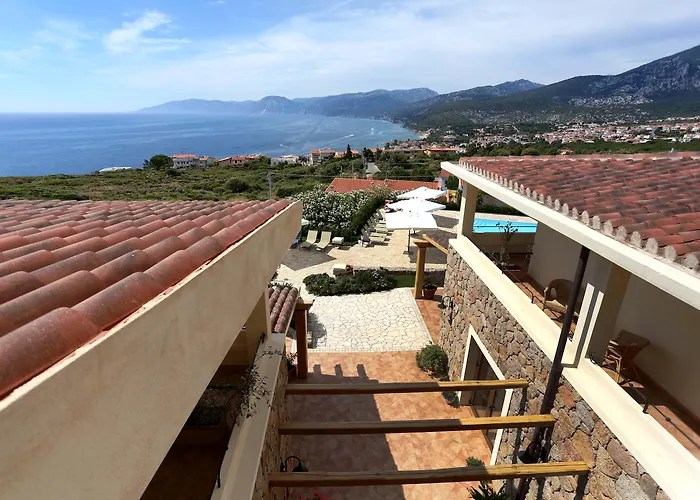 Villa Gustui Maris