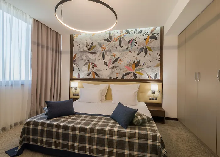 Rosslyn Dimyat Hotel Warna