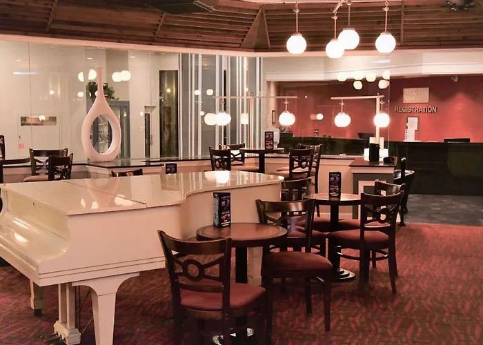 Ramada By Wyndham Jacksonville Hotel & Conference Center