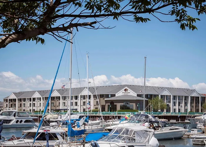 Doubletree By Hilton Racine Harbourwalk