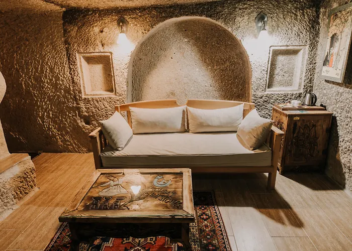 Holiday Cave Hotel
