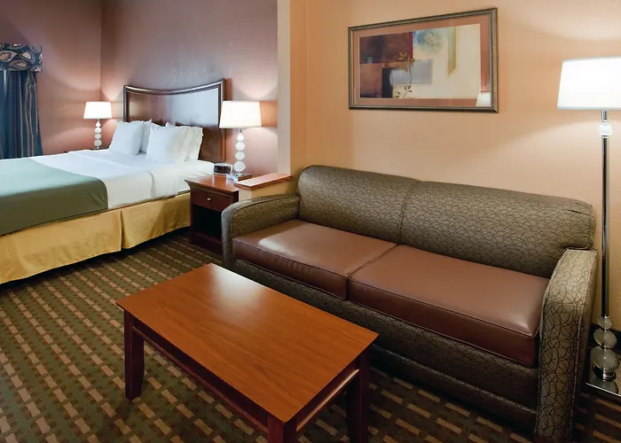 Holiday Inn Express Hotel & Suites Suffolk By Ihg