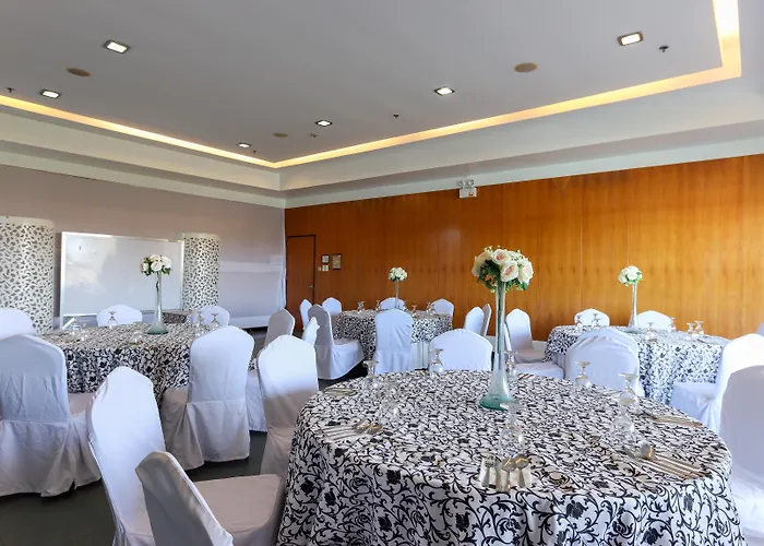 Paseo Premiere Hotel