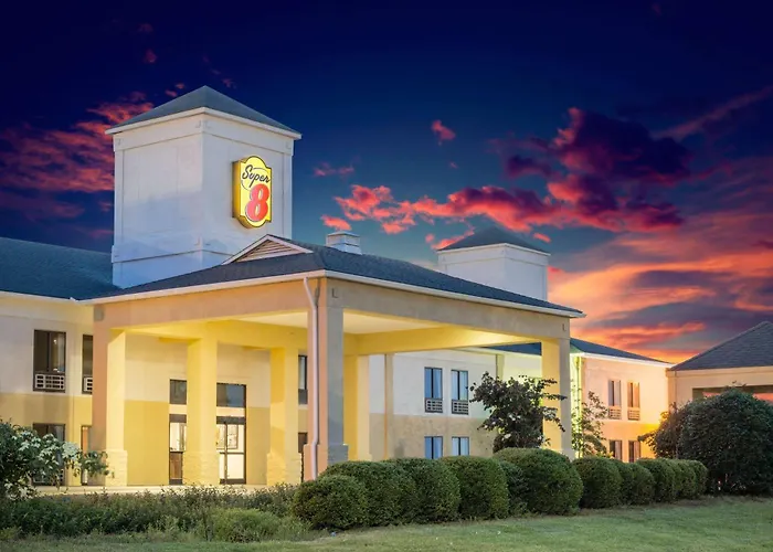 Super 8 By Wyndham Clemmons - Bermuda Run - Winston-Salem I-40