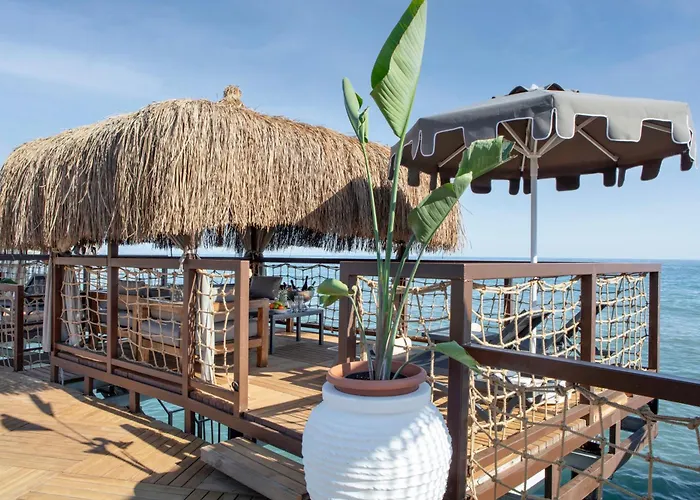 Blue Marlin Deluxe Spa & Resort Konaklı