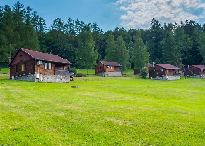 Zloty Potok Resort Oferta Lato 2026 Domki Nad Jeziorem Zlotnickim Prywatna Plaza Camping Pokoje Tuz Przy Lesie Oraz Restauracja