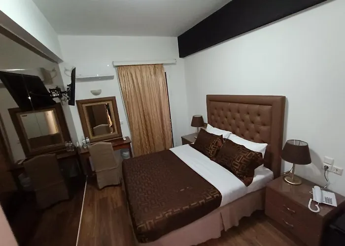 Queens Leriotis Hotel El Pireo