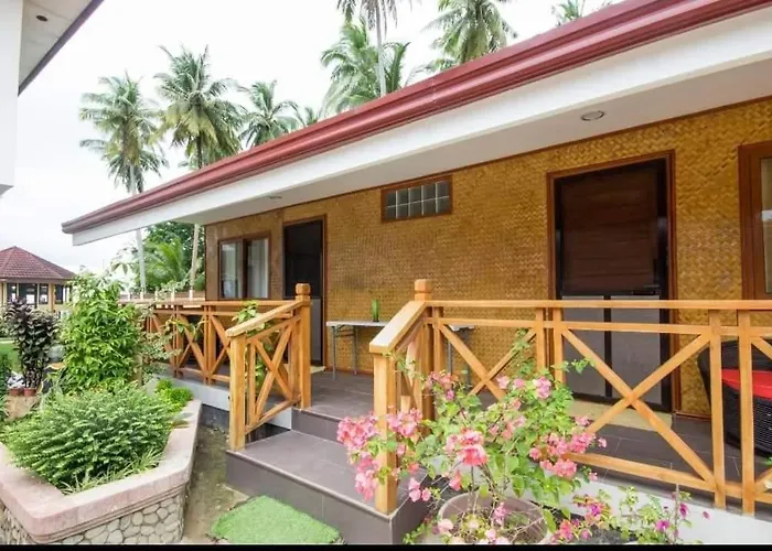 Foxy'S Beach Resort