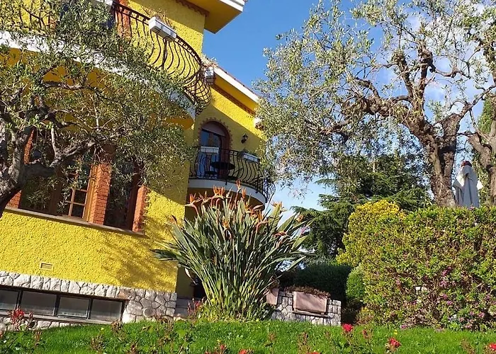 Villa Gaia - Luxury Villa, Pool & Wellness Rooms Bordighera