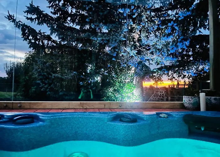 Spa La k abane Spa et piscine privatisée Blandin