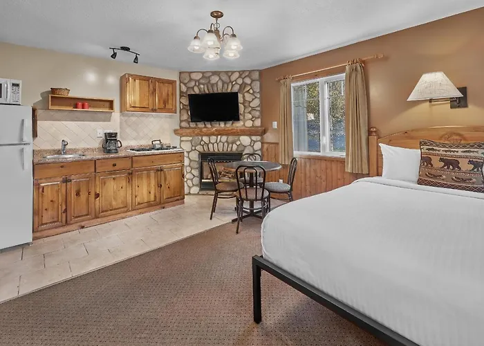 Patricia Lake Bungalows Jasper