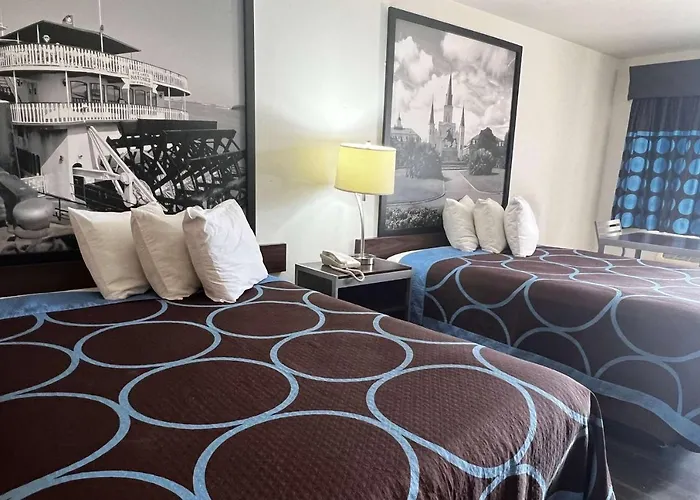 Super 8 By Wyndham Slidell